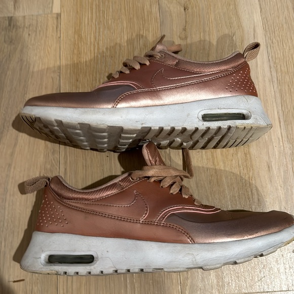 Nike Air Max Thea in Rose Gold - Picture 2 of 5